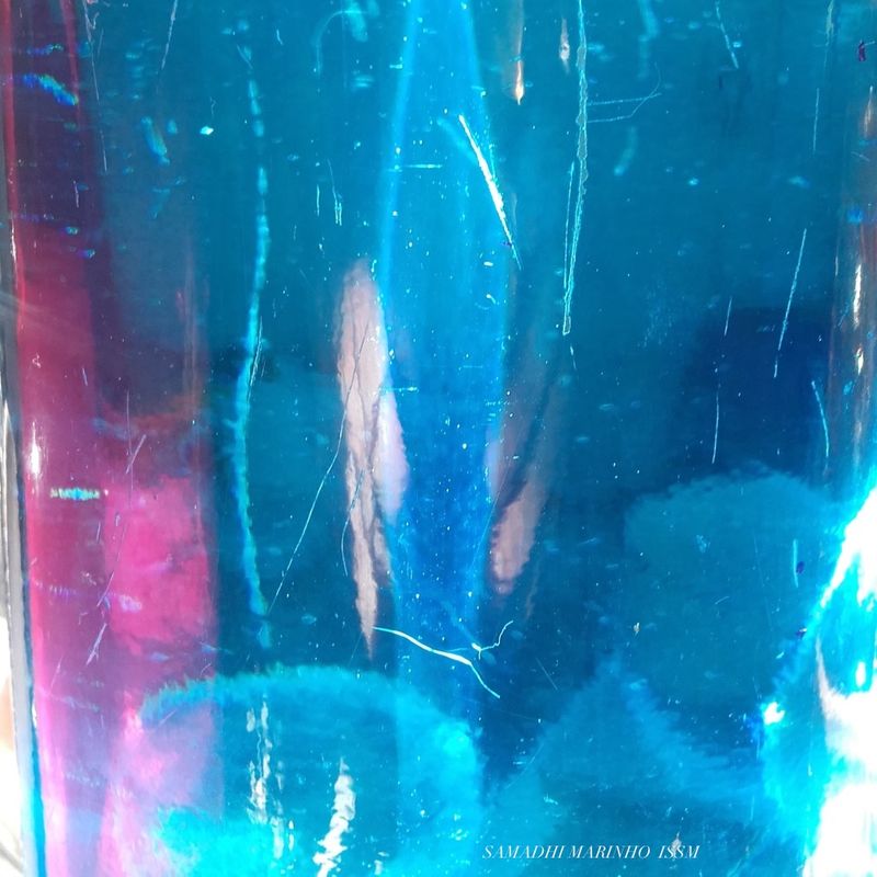 IN MOTION OF LIGHT IN BOTTLES